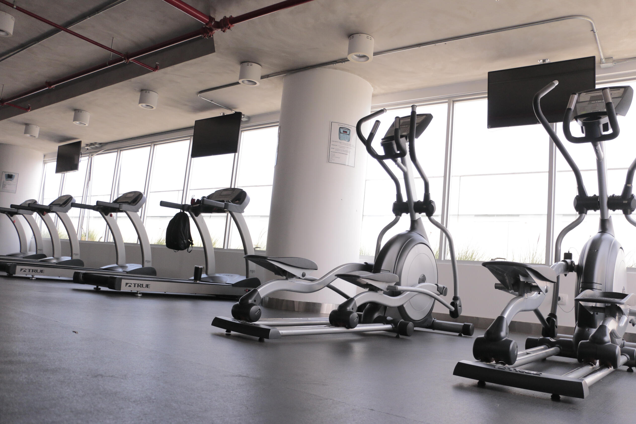 Gimnasio en el edificio Caleidos